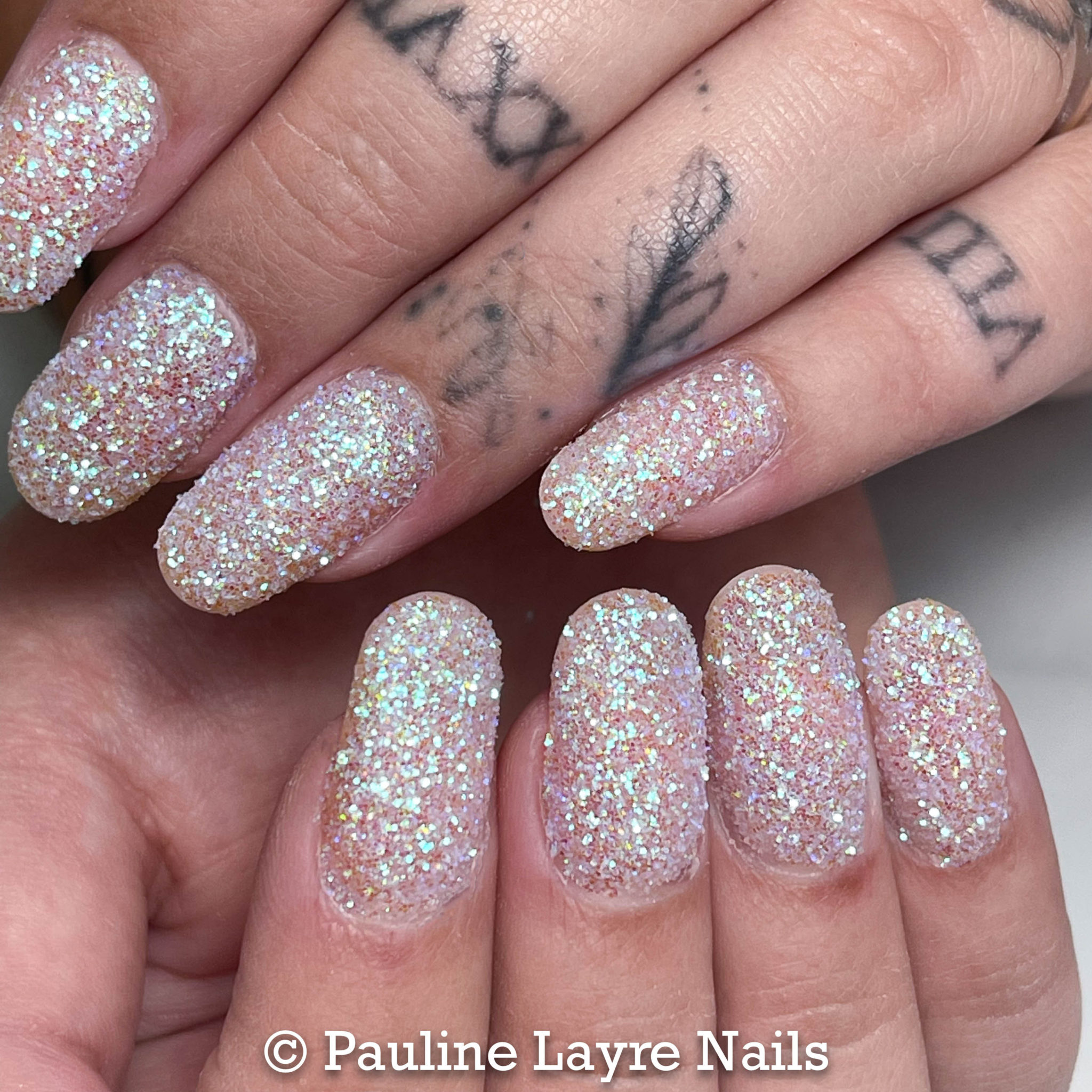 ongles gel paillettes